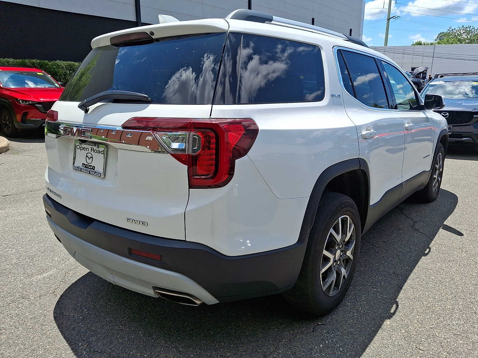 2023 GMC Acadia SLE