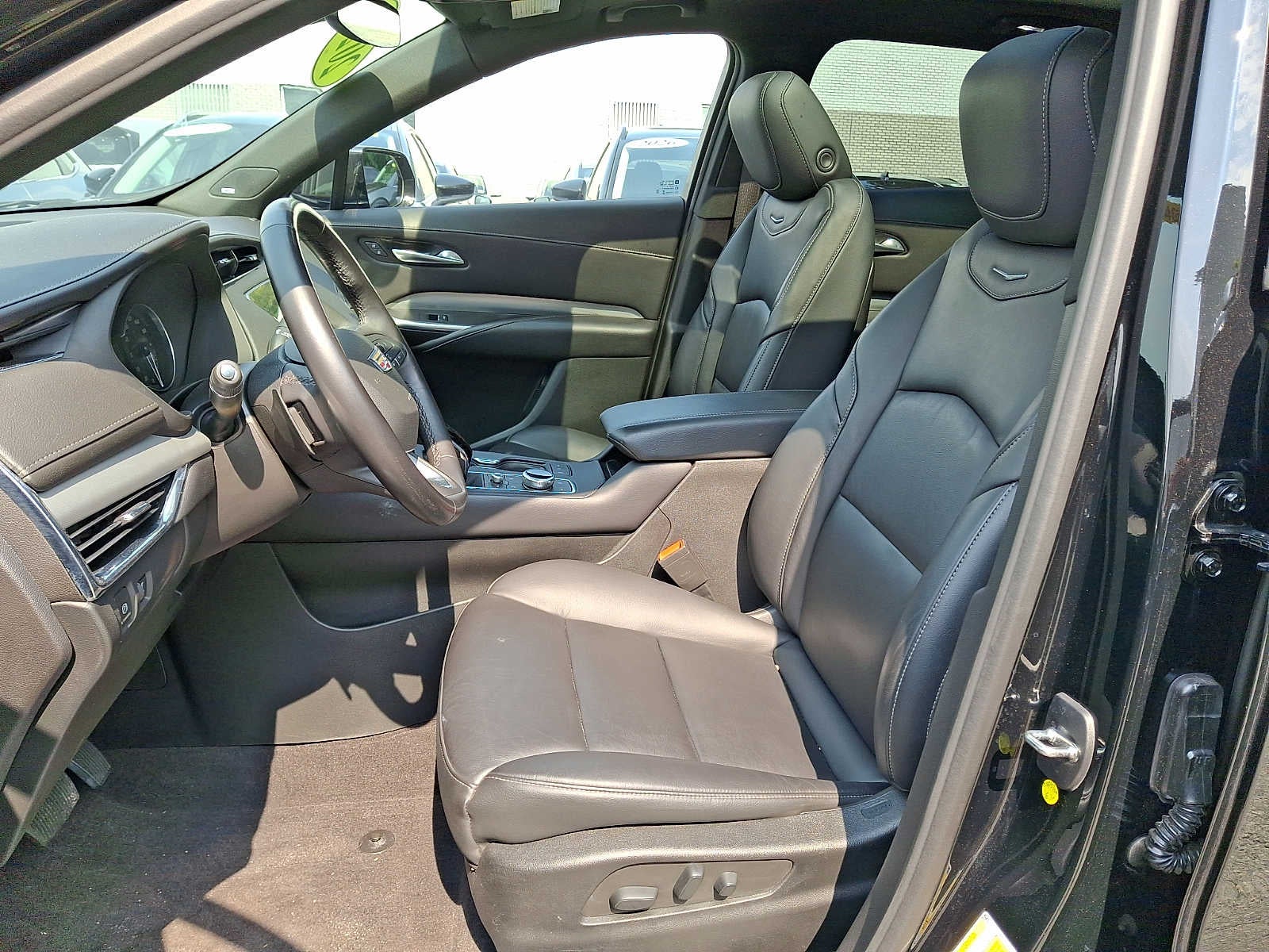 2023 Cadillac XT4 AWD Premium Luxury