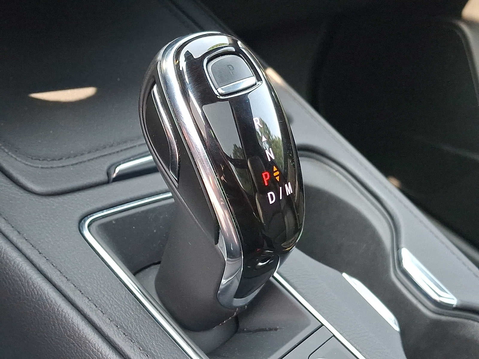 2023 Cadillac XT4 AWD Premium Luxury