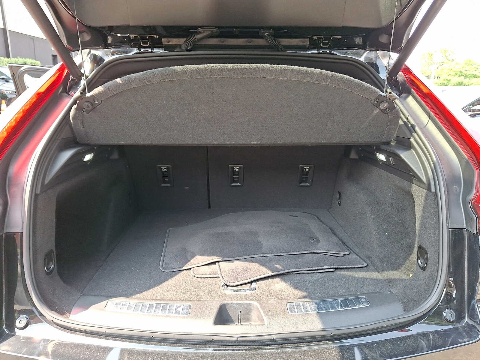 2023 Cadillac XT4 AWD Premium Luxury