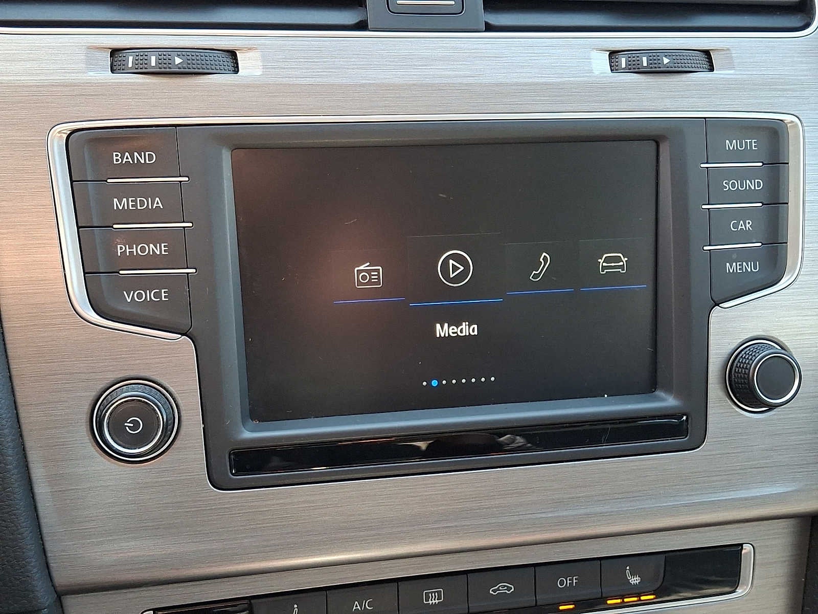 2017 Volkswagen Golf Wolfsburg Edition