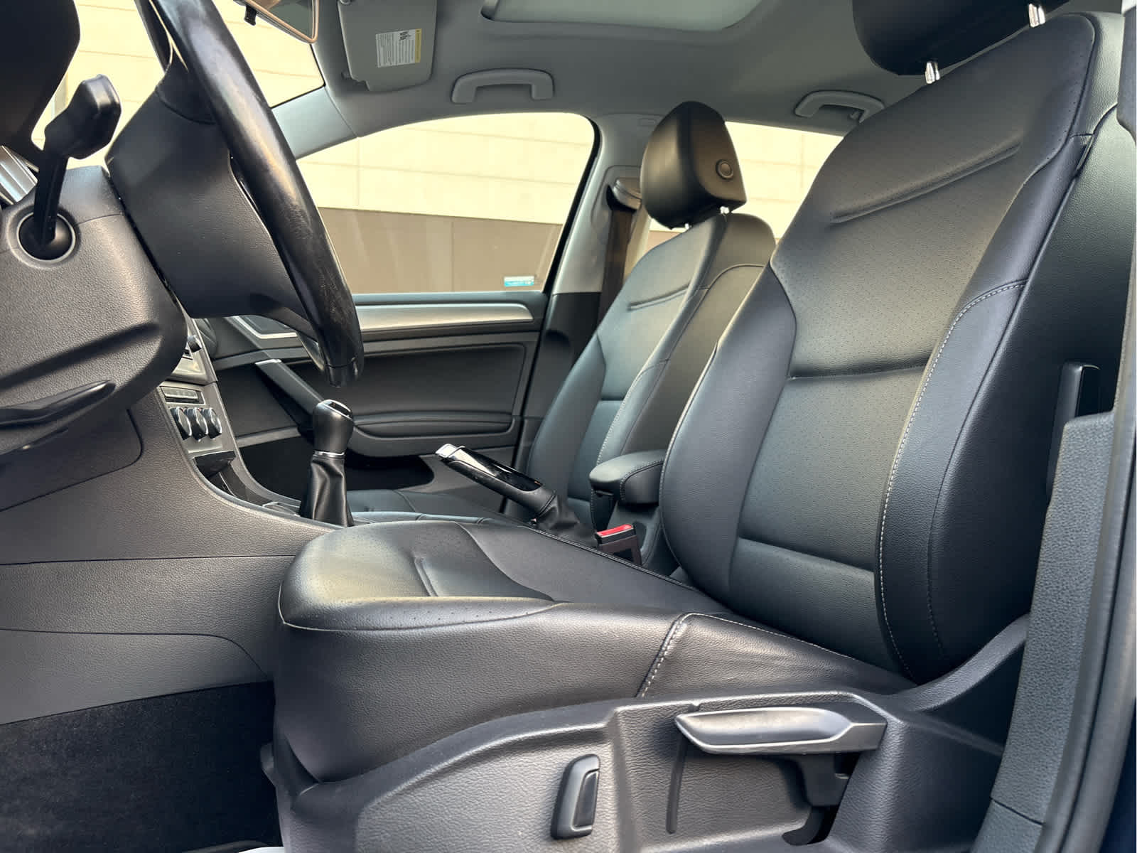 2017 Volkswagen Golf Wolfsburg Edition