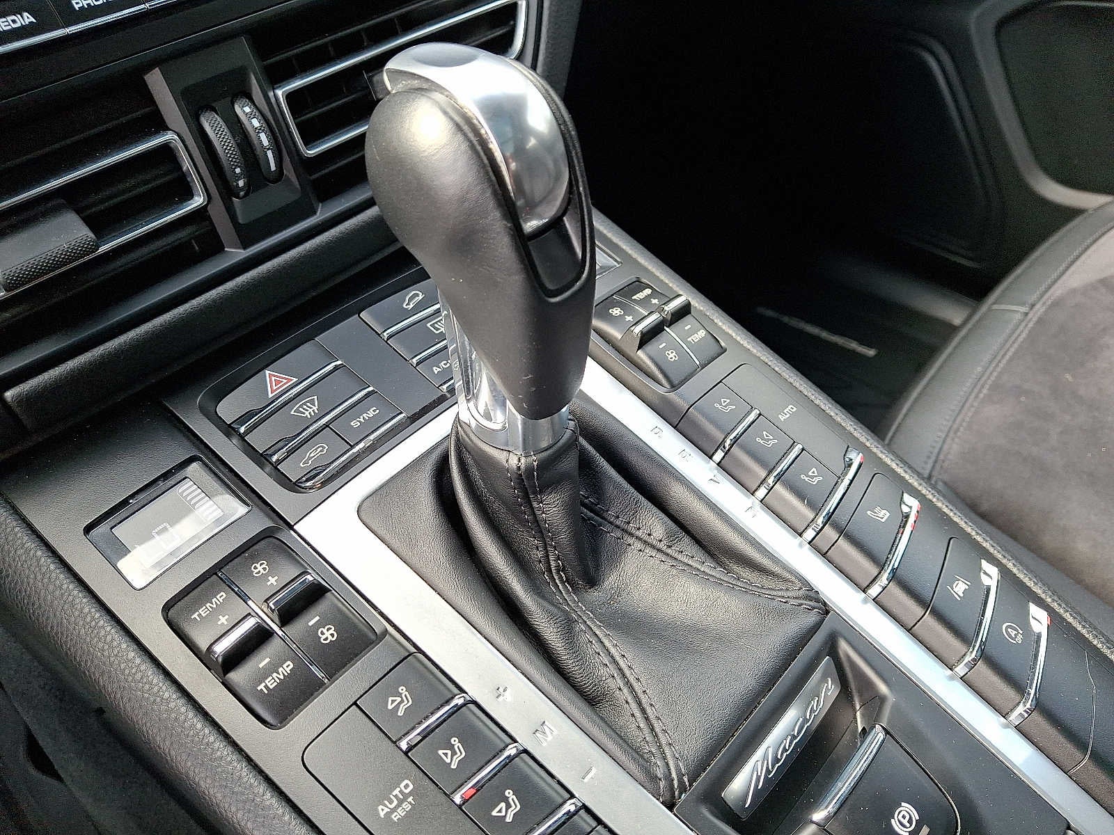 2020 Porsche Macan AWD